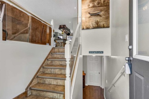 216 Castleridge Drive Ne, Calgary, AB 