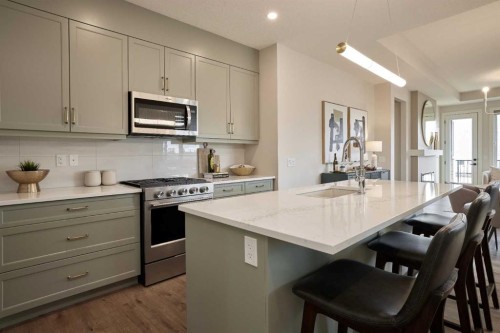  - Indoor Photo Showing Kitchen With Upgraded Kitchen