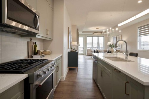  - Indoor Photo Showing Kitchen With Upgraded Kitchen