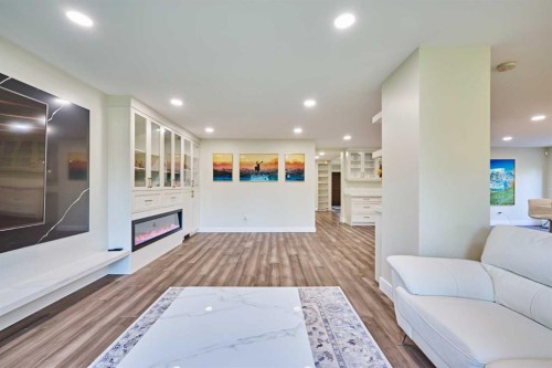 252 Edgebank Circle Nw, Calgary, AB - Indoor