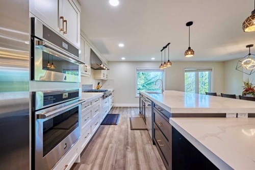 252 Edgebank Circle Nw, Calgary, AB - Indoor Photo Showing Kitchen With Upgraded Kitchen