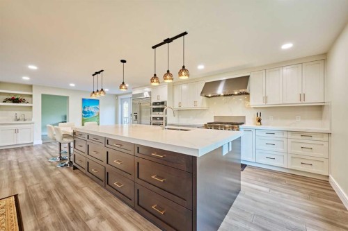 252 Edgebank Circle Nw, Calgary, AB - Indoor Photo Showing Kitchen