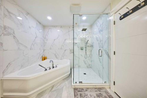 252 Edgebank Circle Nw, Calgary, AB - Indoor Photo Showing Bathroom