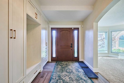 252 Edgebank Circle Nw, Calgary, AB - Indoor Photo Showing Other Room