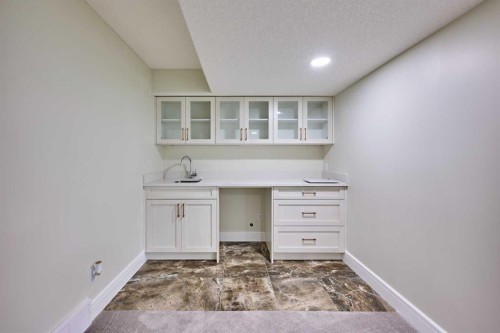 252 Edgebank Circle Nw, Calgary, AB - Indoor Photo Showing Other Room