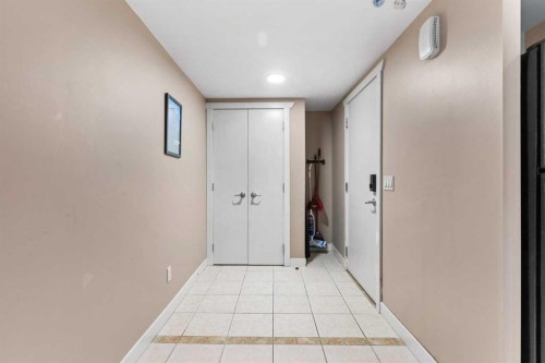 616 34 Avenue Ne, Calgary, AB - Indoor Photo Showing Other Room