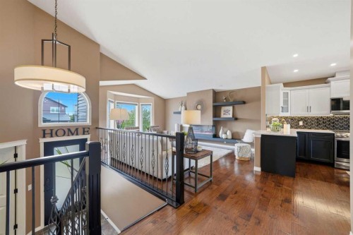 164 Hillcrest Boulevard, Strathmore, AB - Indoor Photo Showing Kitchen With Upgraded Kitchen