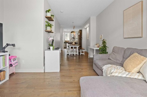 8 Sherwood Row Nw, Calgary, AB - Indoor Photo Showing Living Room
