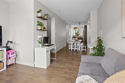 8 Sherwood Row Nw, Calgary, AB - Indoor