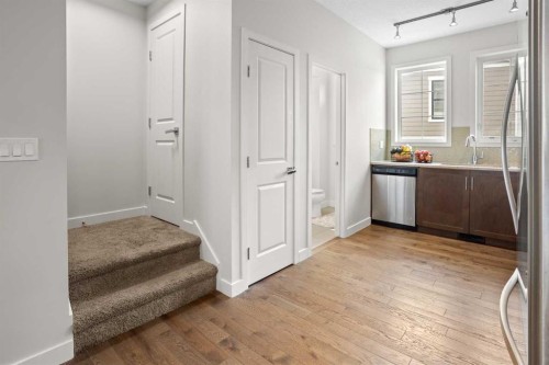 8 Sherwood Row Nw, Calgary, AB - Indoor Photo Showing Other Room