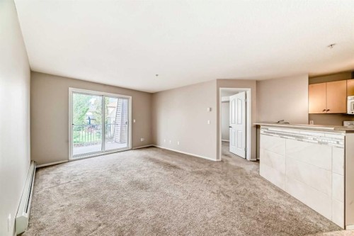 1220-10 Prestwick Bay Se, Calgary, AB - Indoor Photo Showing Kitchen