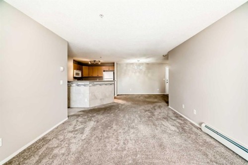 1220-10 Prestwick Bay Se, Calgary, AB - Indoor Photo Showing Kitchen