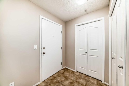 1220-10 Prestwick Bay Se, Calgary, AB - Indoor Photo Showing Other Room