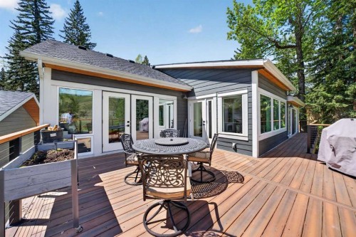 7136 Bow Crescent Nw, Calgary, AB - Outdoor With Deck Patio Veranda