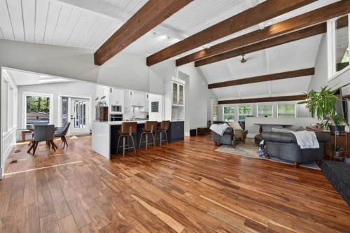 7136 Bow Crescent Nw, Calgary, AB - Indoor