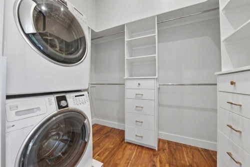 7136 Bow Crescent Nw, Calgary, AB - Indoor Photo Showing Laundry Room
