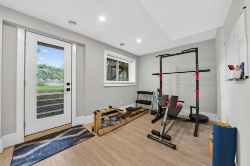7136 Bow Crescent Nw, Calgary, AB - Indoor Photo Showing Gym Room