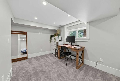 7136 Bow Crescent Nw, Calgary, AB - Indoor Photo Showing Office