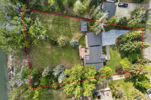 7136 Bow Crescent Nw, Calgary, AB - Outdoor