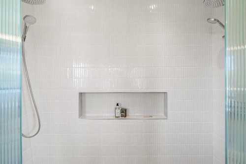 3B Willow Crescent Sw, Calgary, AB - Indoor Photo Showing Bathroom