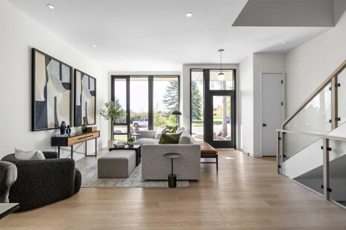 3B Willow Crescent Sw, Calgary, AB - Indoor Photo Showing Living Room