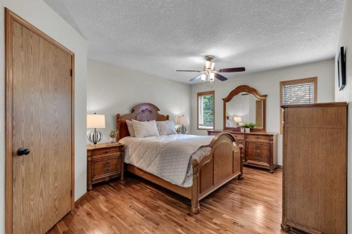 8 Mt Cascade Close Se, Calgary, AB - Indoor Photo Showing Bedroom