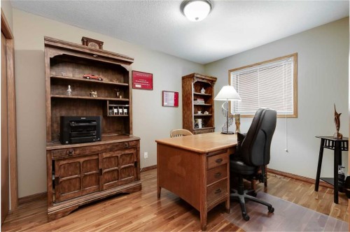 8 Mt Cascade Close Se, Calgary, AB - Indoor Photo Showing Office