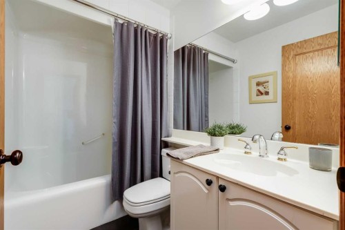 8 Mt Cascade Close Se, Calgary, AB - Indoor Photo Showing Bathroom