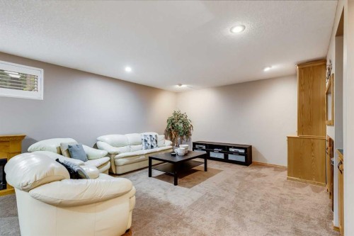 8 Mt Cascade Close Se, Calgary, AB - Indoor