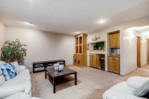 8 Mt Cascade Close Se, Calgary, AB - Indoor