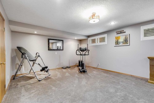 8 Mt Cascade Close Se, Calgary, AB - Indoor