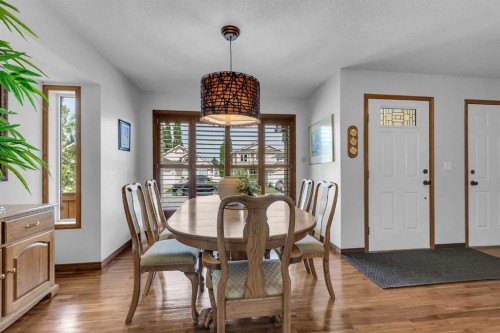 8 Mt Cascade Close Se, Calgary, AB - Indoor Photo Showing Dining Room