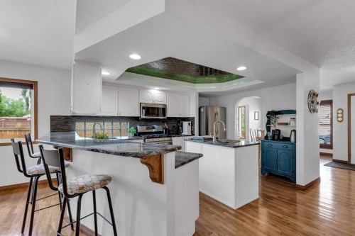8 Mt Cascade Close Se, Calgary, AB - Indoor Photo Showing Kitchen With Upgraded Kitchen