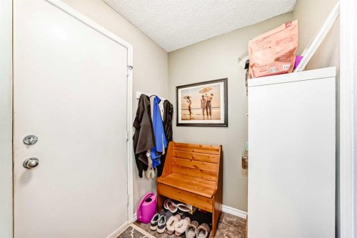 48 Millcrest Way Sw, Calgary, AB - Indoor