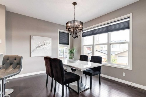 33 Evansglen Drive Nw, Calgary, AB - Indoor Photo Showing Dining Room