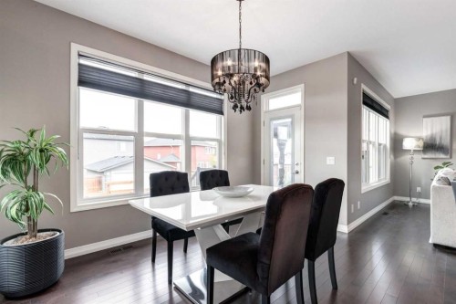 33 Evansglen Drive Nw, Calgary, AB - Indoor Photo Showing Dining Room
