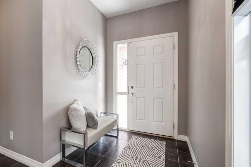 33 Evansglen Drive Nw, Calgary, AB - Indoor Photo Showing Other Room