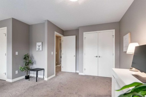 33 Evansglen Drive Nw, Calgary, AB - Indoor