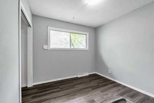 3156 Blakiston Drive Nw, Calgary, AB - Indoor Photo Showing Other Room