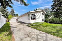 3156 Blakiston Drive NW Calgary, AB T2L 1L8