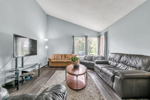 3156 Blakiston Drive Nw, Calgary, AB - Indoor Photo Showing Living Room