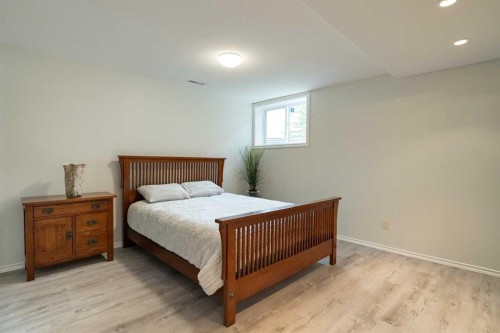 248 Templevale Road Ne, Calgary, AB - Indoor Photo Showing Bedroom