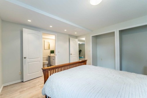 248 Templevale Road Ne, Calgary, AB - Indoor Photo Showing Bedroom
