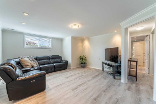 248 Templevale Road Ne, Calgary, AB - Indoor Photo Showing Living Room