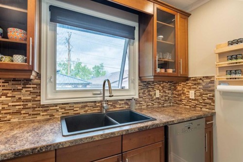248 Templevale Road Ne, Calgary, AB - Indoor Photo Showing Kitchen With Double Sink