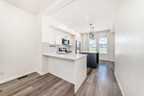 336 South Point Square Sw, Airdrie, AB - Indoor Photo Showing Kitchen