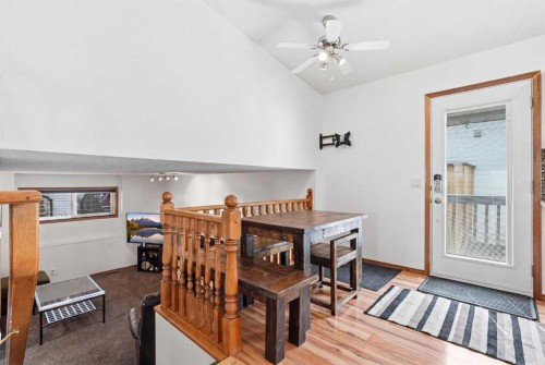 672 Macewan Drive Nw, Calgary, AB - Indoor