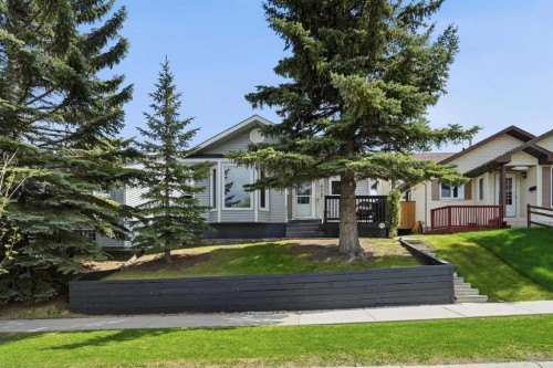 672 Macewan Drive Nw, Calgary, AB - Outdoor