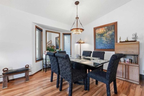 672 Macewan Drive Nw, Calgary, AB - Indoor Photo Showing Dining Room
