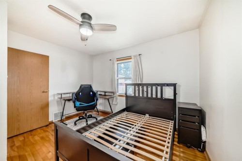 3919 Centre B Street Nw, Calgary, AB - Indoor Photo Showing Bedroom